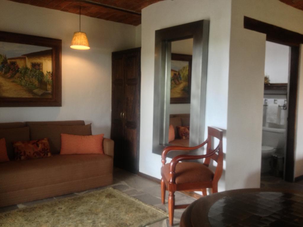 Hotel Villa Cassis Tapalpa Zimmer foto